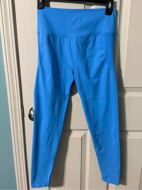 Fabletics Leggings Women’s Size Medium NWT-Blue